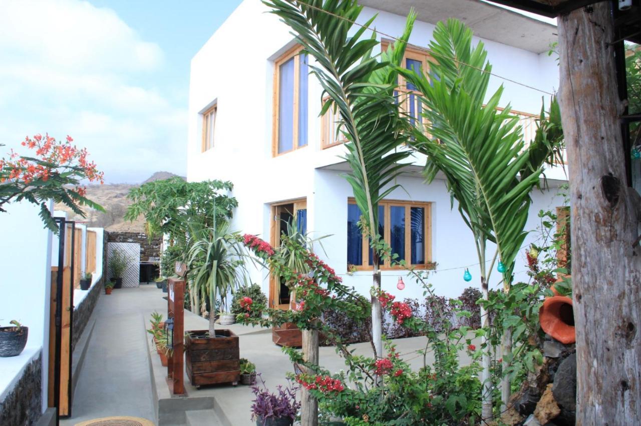 Pipi'S Guest House Sao Filipe Exterior photo